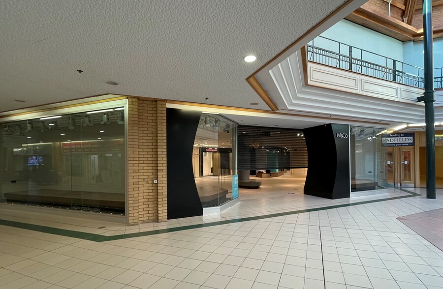 39 Green Lanes Shopping Centre, Barnstaple for rent - Building Photo - Image 3 of 22