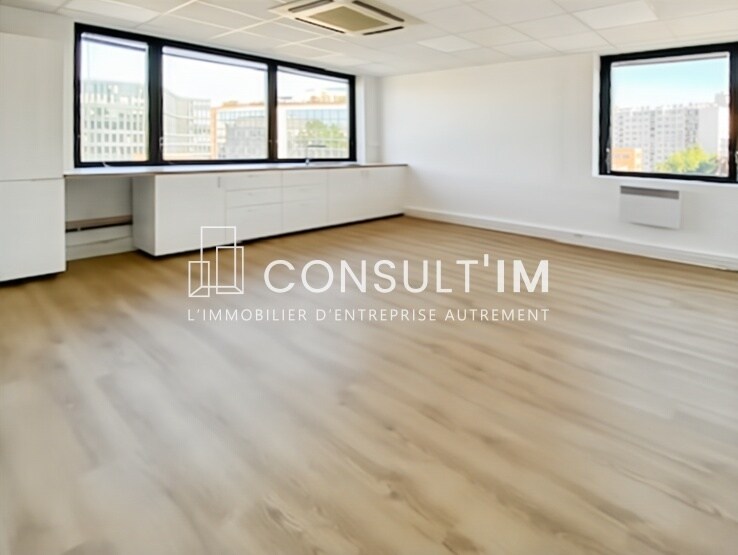 Office in Issy-les-Moulineaux to rent - Interior Photo - Image 3 of 7