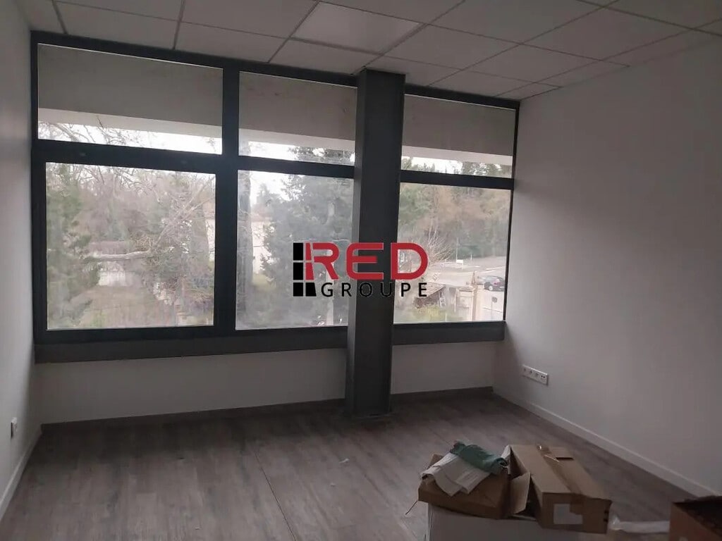 Location Bureaux 14 m² à 32 m² - Photo 1