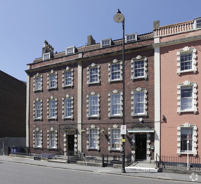 15-16 Brunswick Sq, Bristol to rent - Building Photo - Image 2 of 7