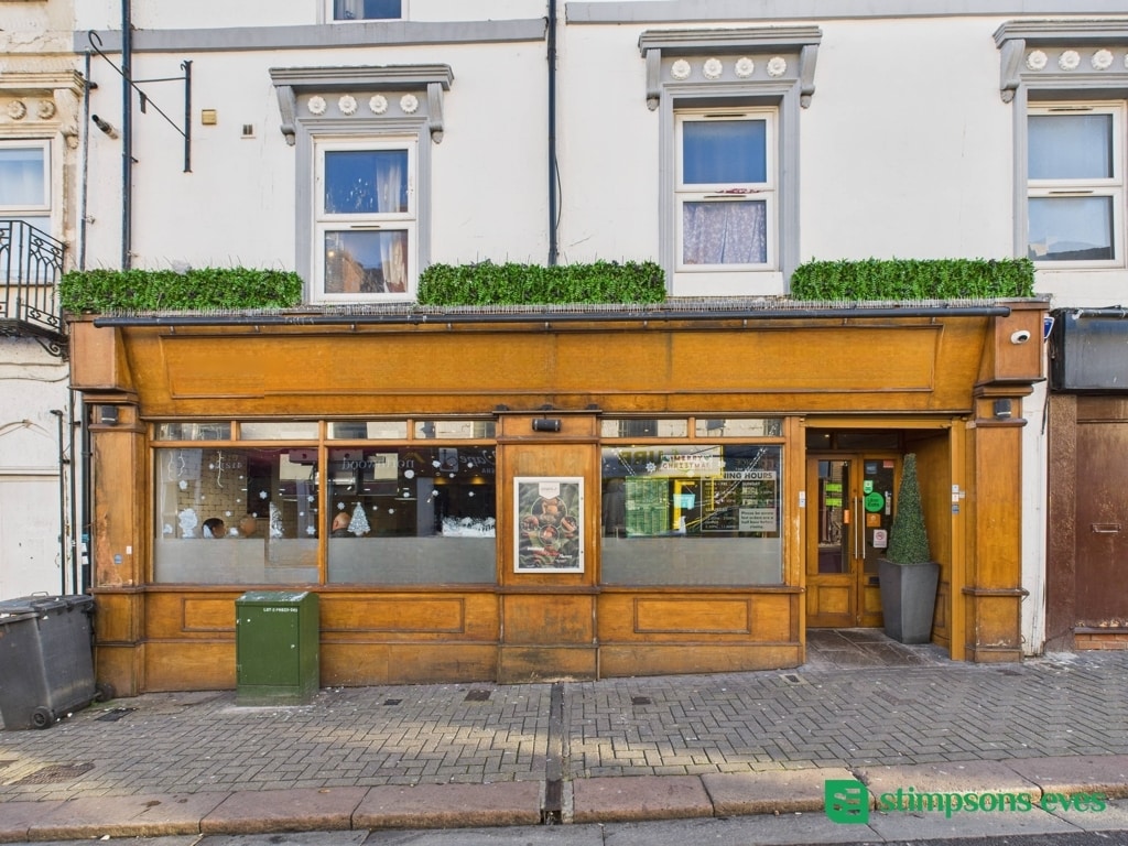 41-43 Wellington St, Luton to rent Building Photo- Image 1 of 12