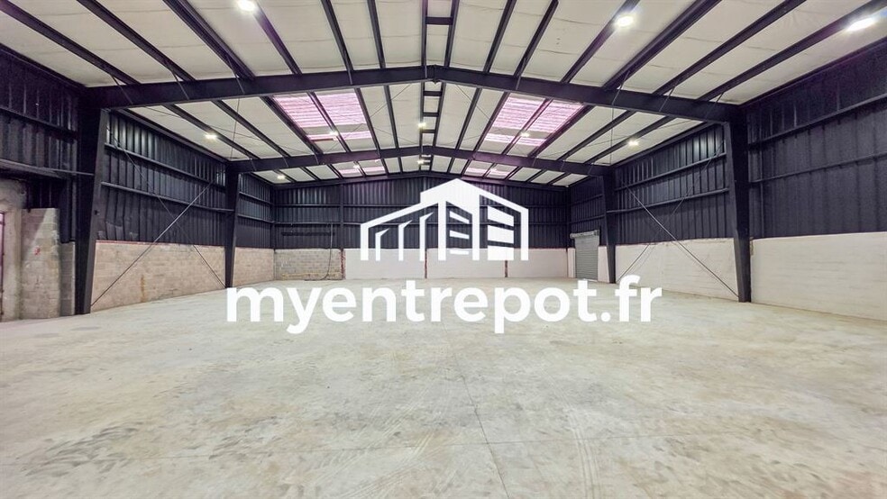 Avenue Des Paluds, Aubagne to rent - Interior Photo - Image 1 of 7
