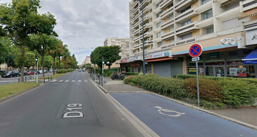 Retail in Maisons-Alfort to rent - Building Photo - Image 2 of 4