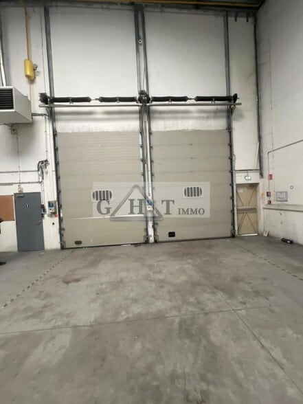 Industrial in Saint-Ouen-sur-Seine to rent - Interior Photo - Image 3 of 10