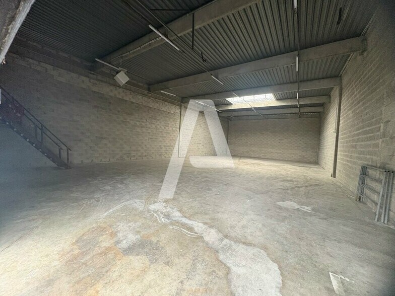 2 Rue De La Noue Guimante, Saint-Thibault-des-Vignes to rent - Interior Photo - Image 2 of 9
