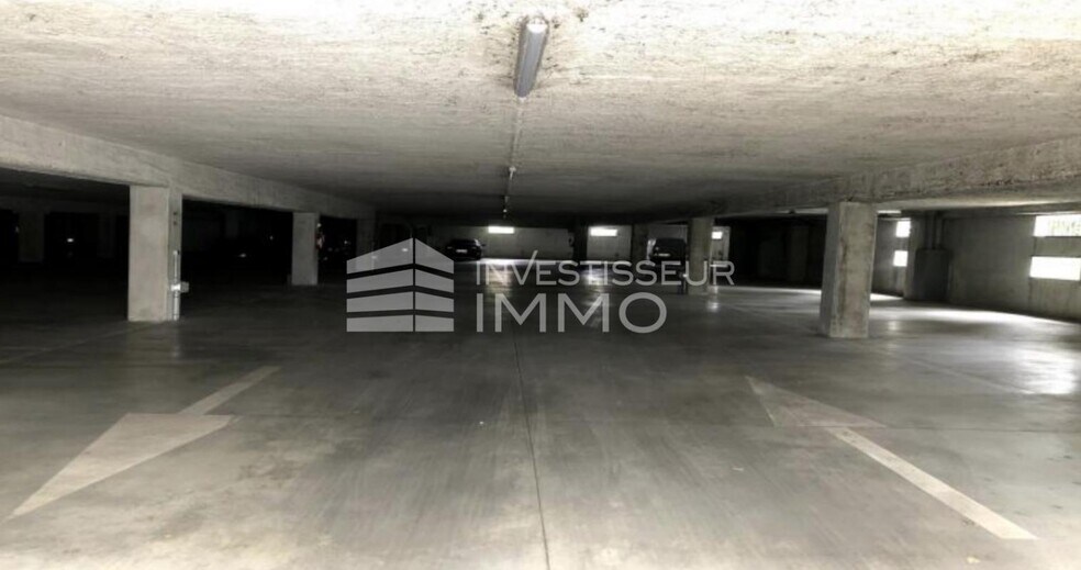 Office in Villeneuve La Garenne to rent - Interior Photo - Image 3 of 5