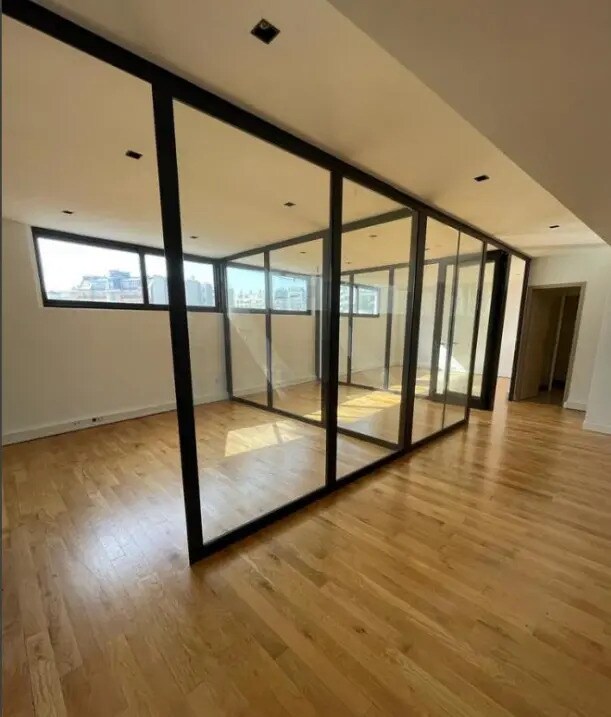 Location Bureaux 112 m² - Photo 1