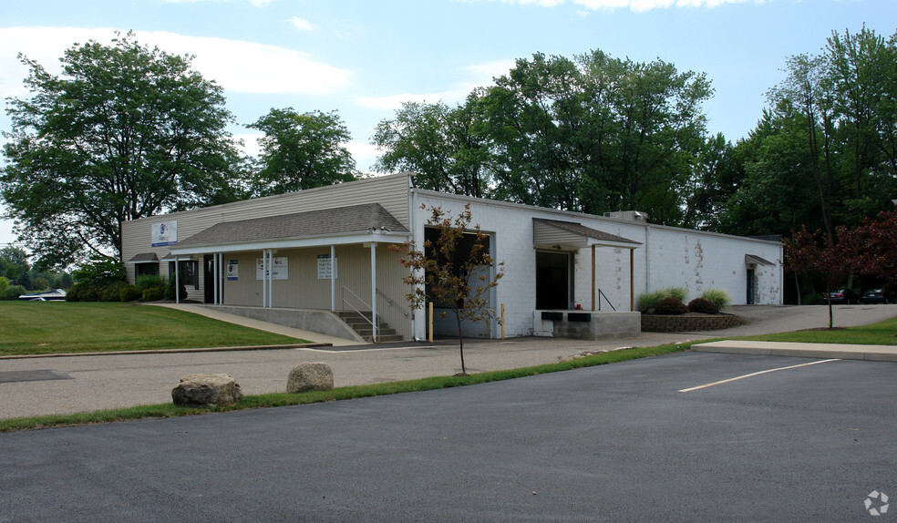 4880 Hills And Dales Rd NW, Canton, OH for sale - Primary Photo - Image 1 of 1