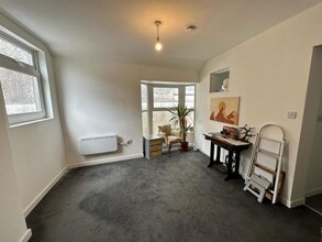 22 College St, Ammanford for rent Interior Photo- Image 1 of 5