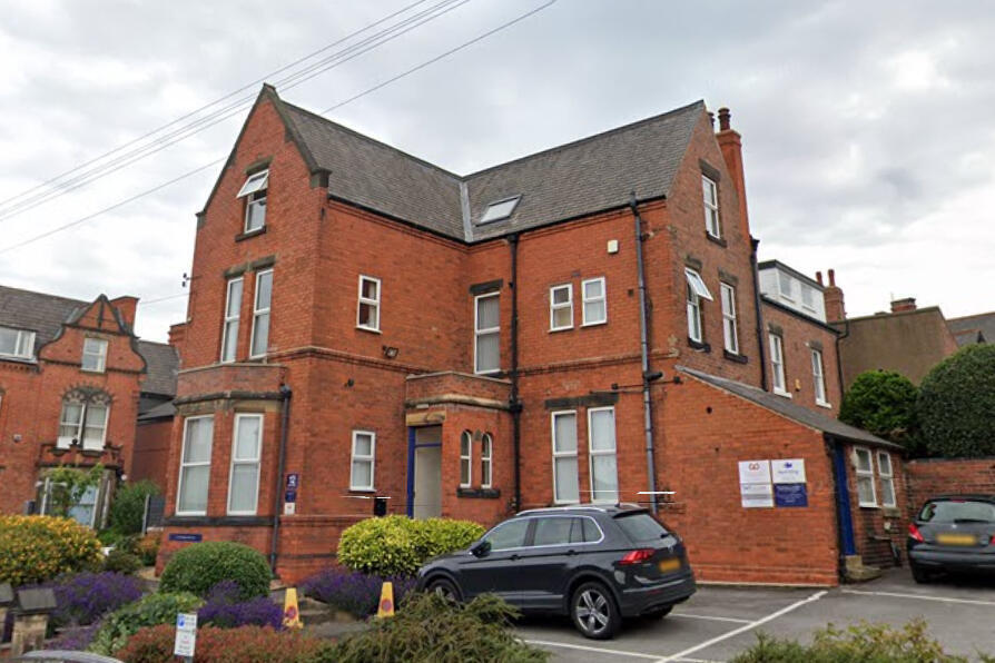 12 Albion Rd, Chesterfield to rent Building Photo- Image 1 of 2