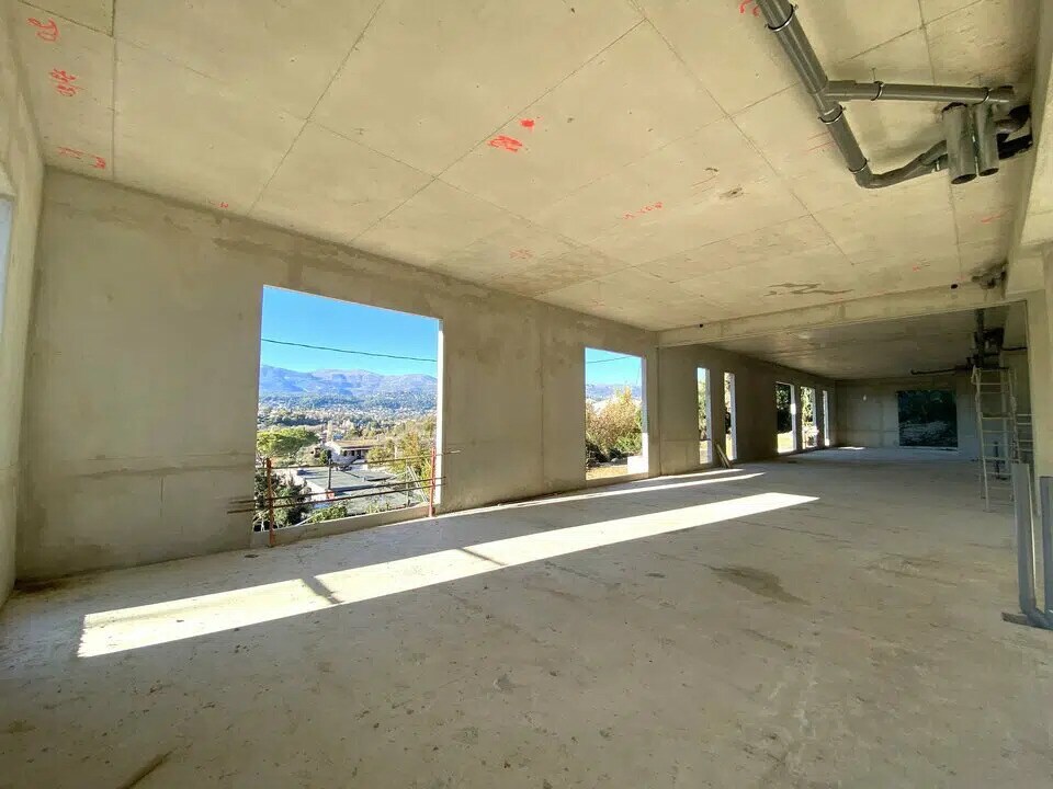 Office in Cagnes-sur-Mer for sale Building Photo- Image 1 of 8