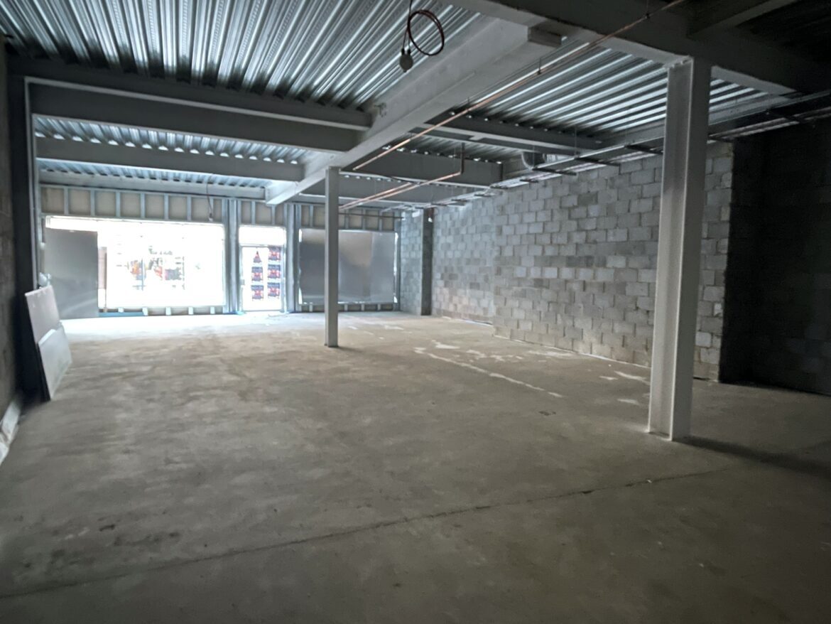 94-96 High St, Maidenhead to rent Building Photo- Image 1 of 1