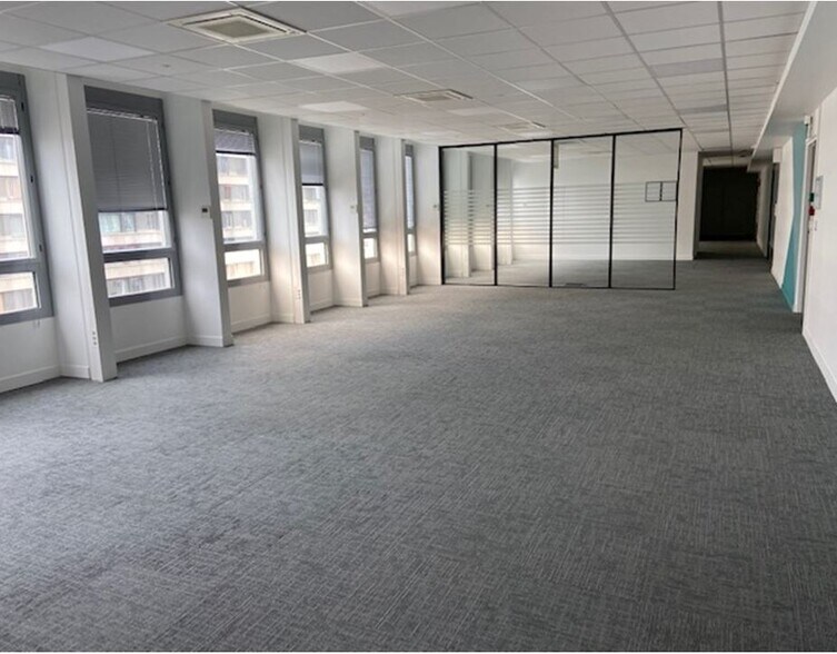 Office in Boulogne-Billancourt to rent - Interior Photo - Image 2 of 8