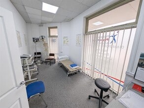 Sir Thomas Longley Rd, Rochester to rent Interior Photo- Image 1 of 7