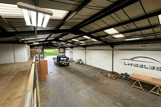 Station Ln, Chesterfield to rent Interior Photo- Image 2 of 13