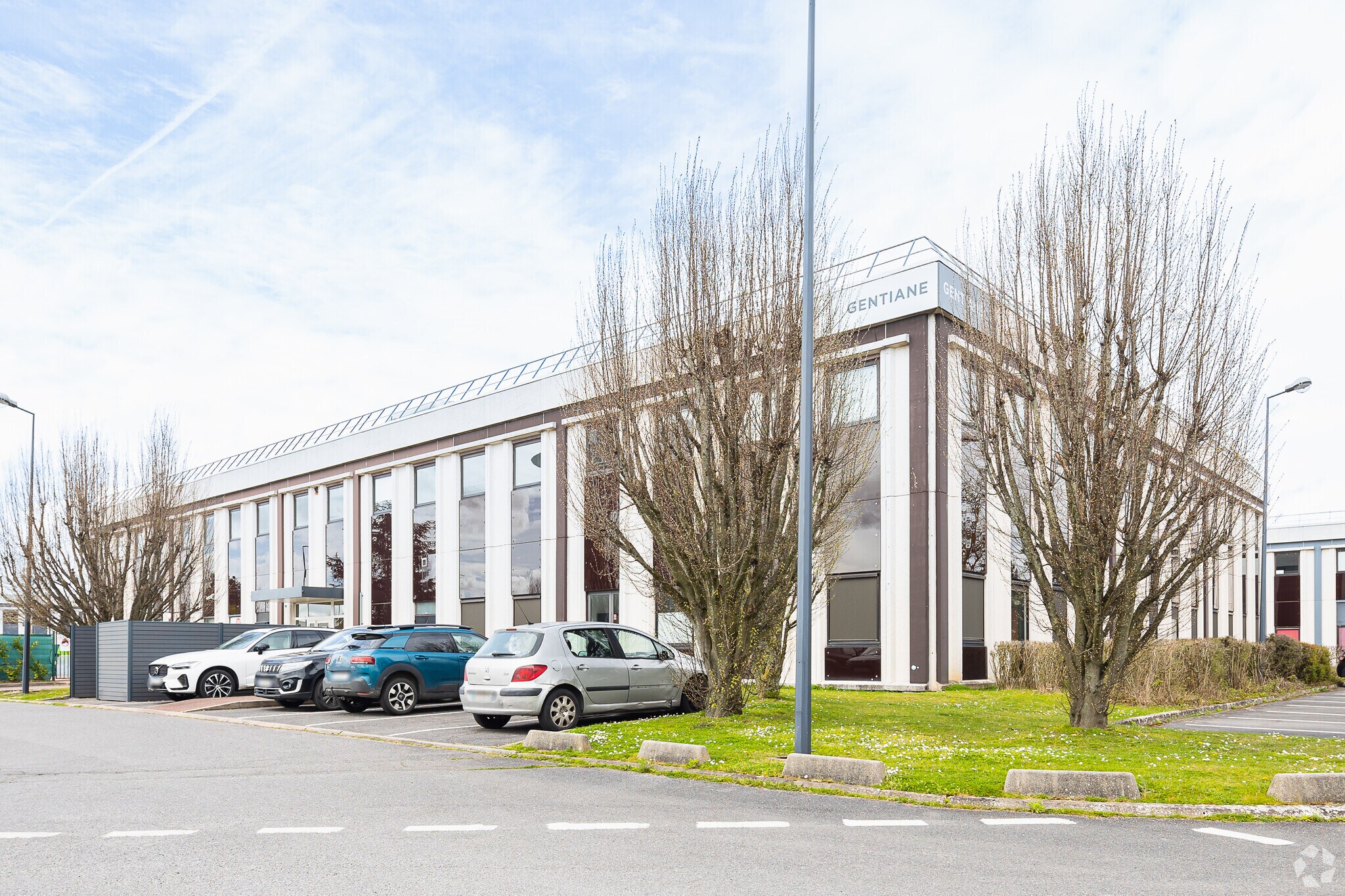 Office in Villebon-sur-Yvette to rent Building Photo- Image 1 of 8