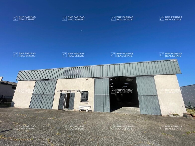 Industrial in Saint-Alban to rent - Building Photo - Image 1 of 11