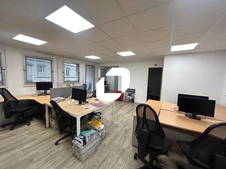 Office in Paris for sale - Interior Photo - Image 2 of 10