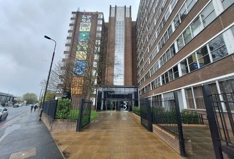 Chester Rd, Manchester to rent Building Photo- Image 1 of 2