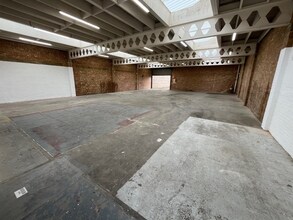 Curzon Rd, Sudbury to rent Interior Photo- Image 2 of 5