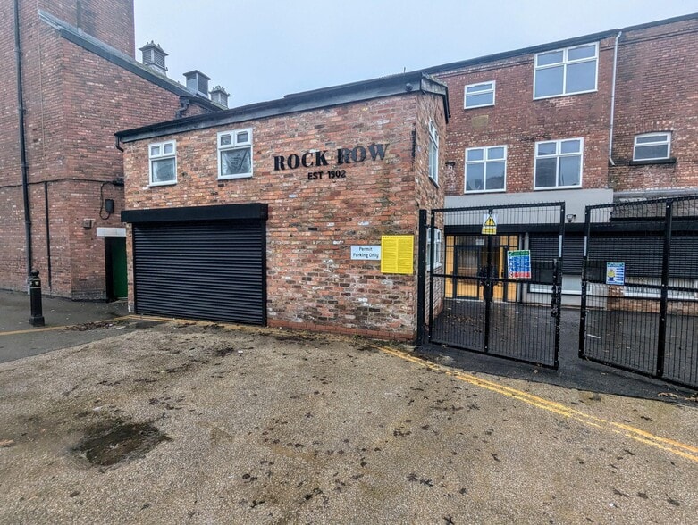 Hooper St, Stockport to rent - Building Photo - Image 2 of 4