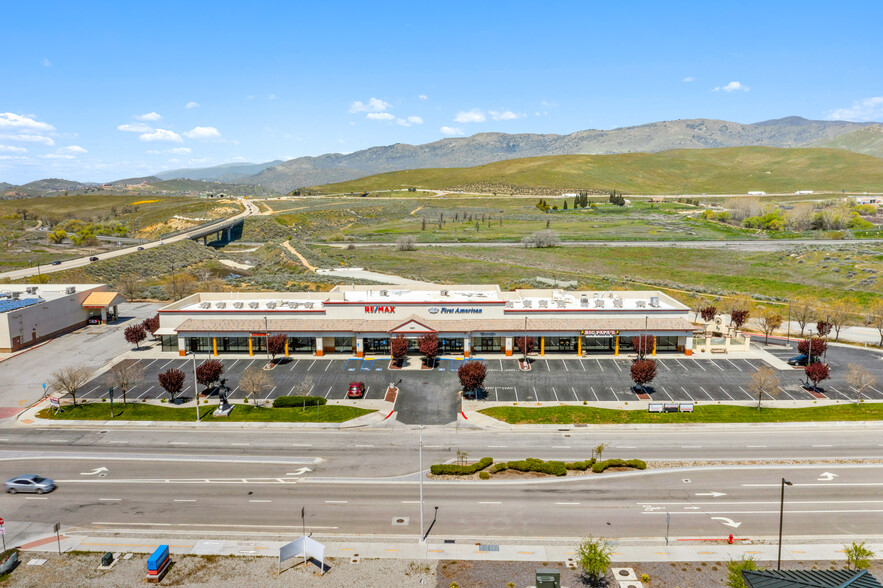 1001 W Tehachapi Blvd, Tehachapi, CA for rent - Building Photo - Image 1 of 8