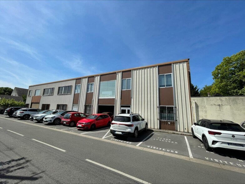 Light Industrial in Éragny for sale - Building Photo - Image 3 of 8