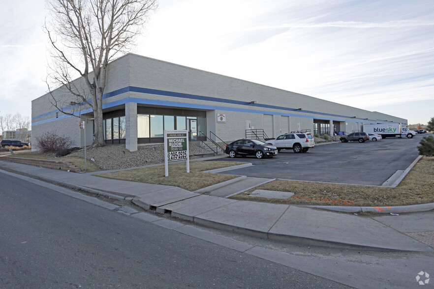 3250 Oakland St, Aurora, CO for rent - Building Photo - Image 1 of 9