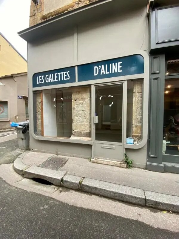 Retail in Lyon to rent Building Photo- Image 1 of 7