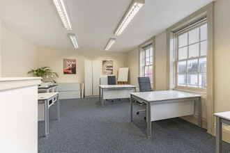 13-15 High St, Marlow to rent Interior Photo- Image 2 of 5