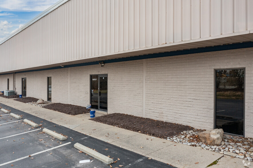 11466 Deerfield Rd, Blue Ash, OH for rent - Building Photo - Image 2 of 4