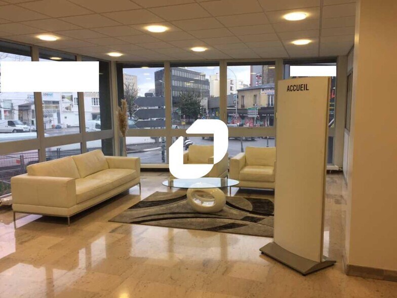 Office in Bagnolet to rent - Lobby - Image 2 of 8