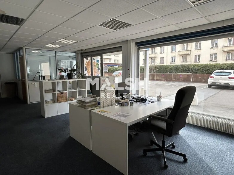 Office in Lyon for sale - Interior Photo - Image 3 of 13