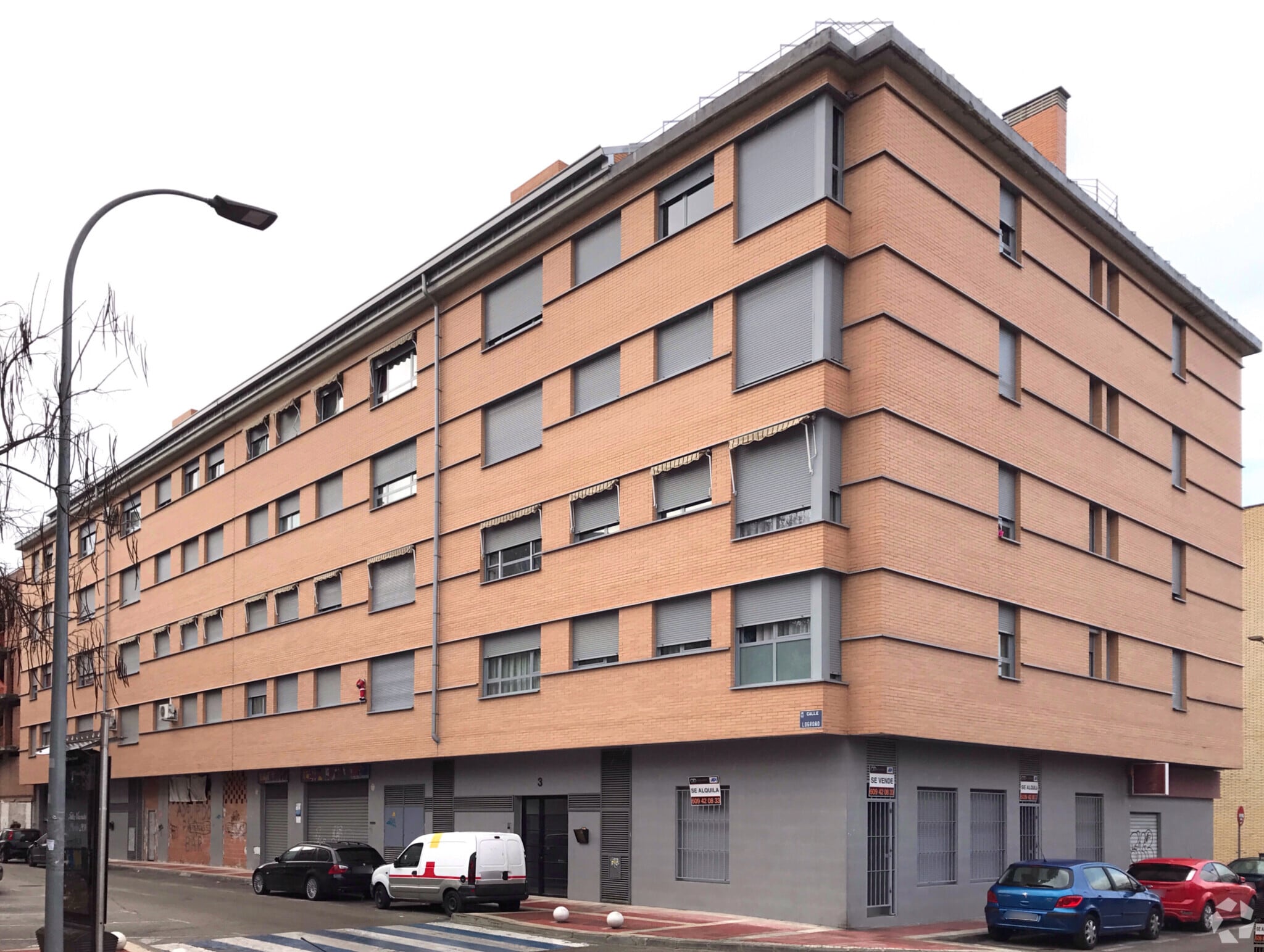 Calle Logroño, 1, Parla, Madrid to rent Primary Photo- Image 1 of 3