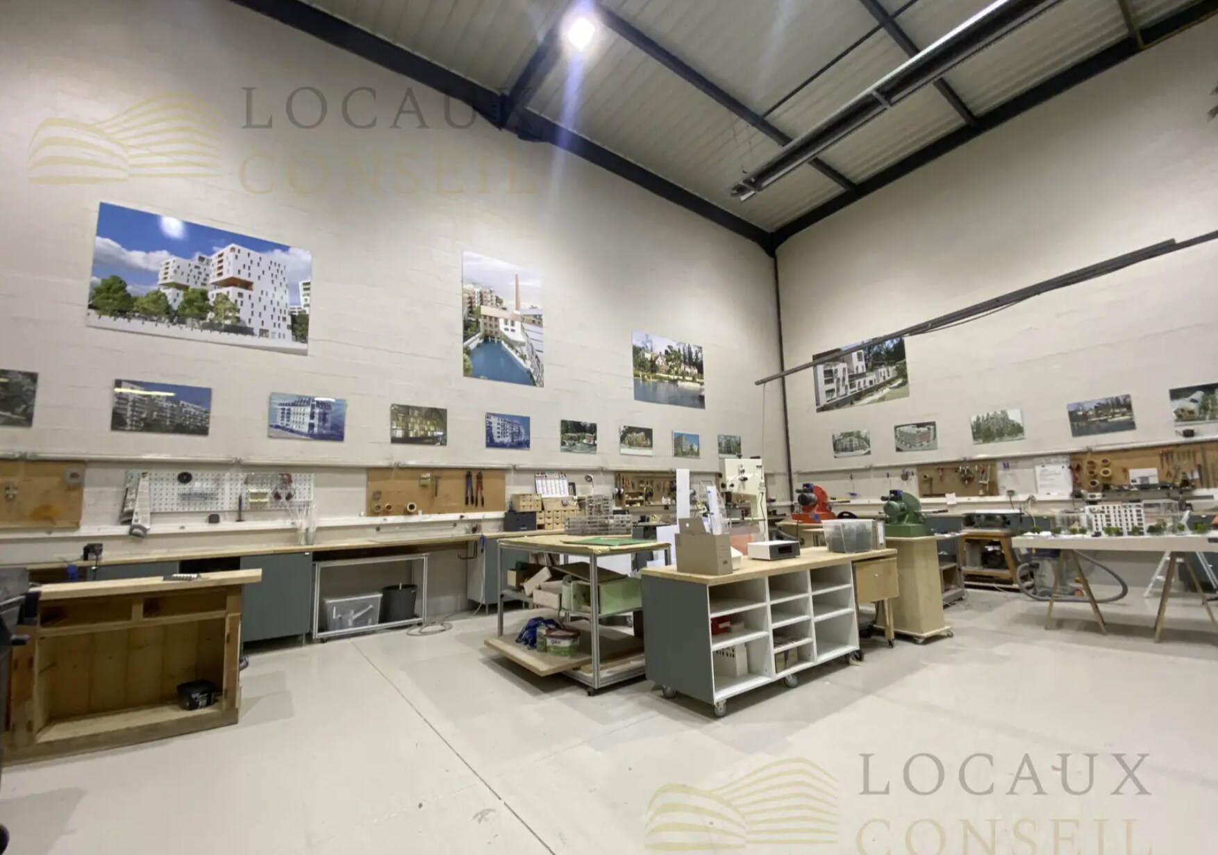 Light Industrial in Saint-Ouen-l'Aumône for sale Primary Photo- Image 1 of 7
