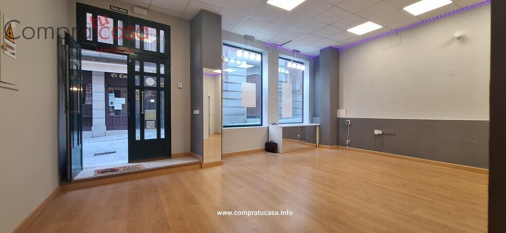 Retail in Segovia, Segovia to rent - Building Photo - Image 2 of 3