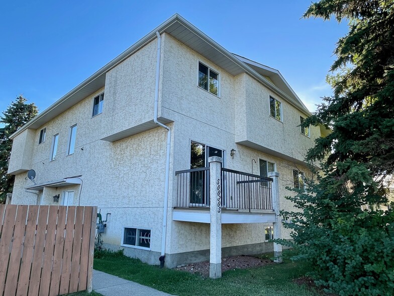 5009 13 Av NW, Edmonton, AB for sale - Building Photo - Image 2 of 4