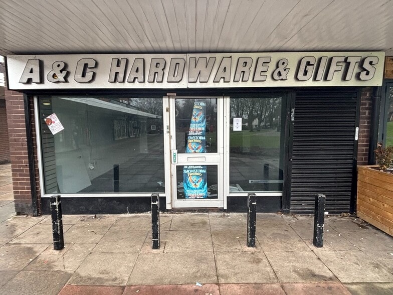 Standfield Centre, Manchester to rent - Building Photo - Image 2 of 3