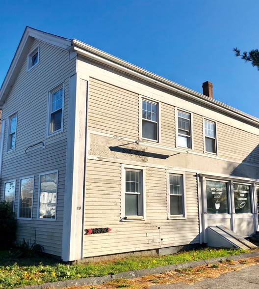 15-19 Fort Hill Rd, Groton, CT for sale - Building Photo - Image 1 of 1