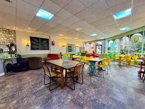 Station Crescent, Llandrindod Wells to rent Interior Photo- Image 2 of 10