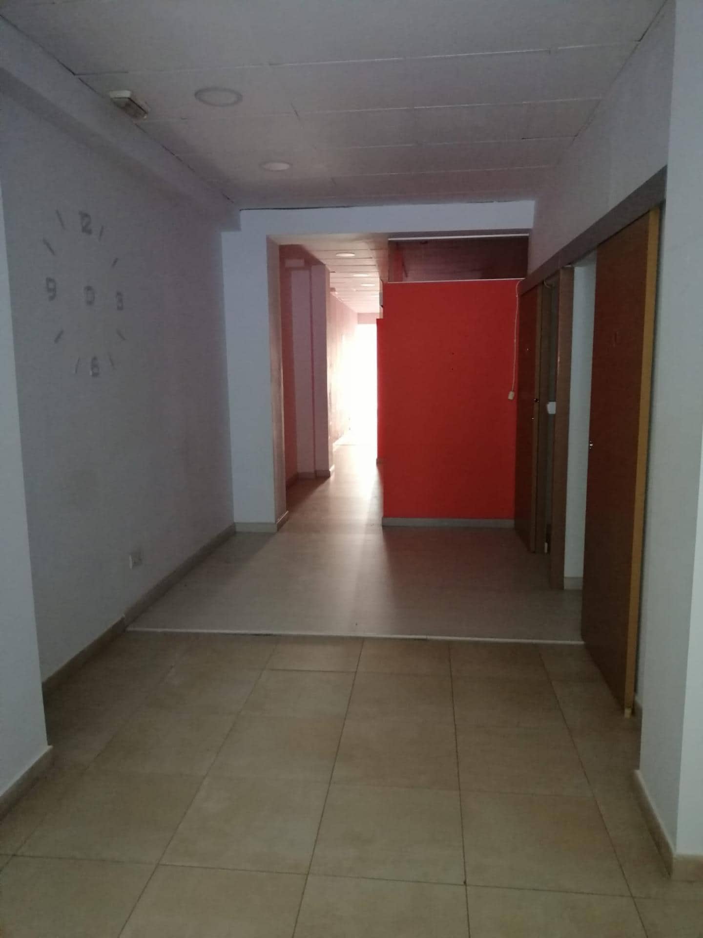 Retail in Olesa de Montserrat, Barcelona to rent Interior Photo- Image 1 of 16