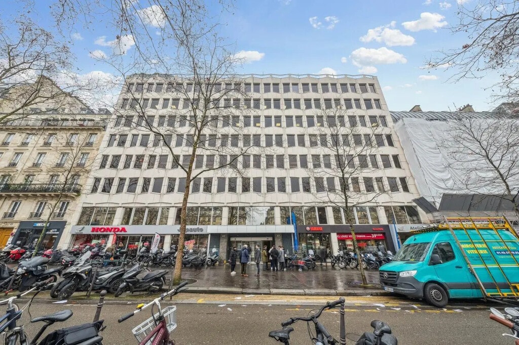 Location Bureaux 903 m² - Photo 1