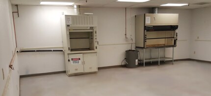 2121 2nd St, Davis, CA to rent Interior Photo- Image 2 of 3