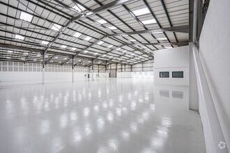 Crown Close, Taunton to rent Interior Photo- Image 1 of 4