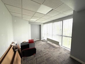 Ash Rd, New Ash Green to rent Interior Photo- Image 1 of 5