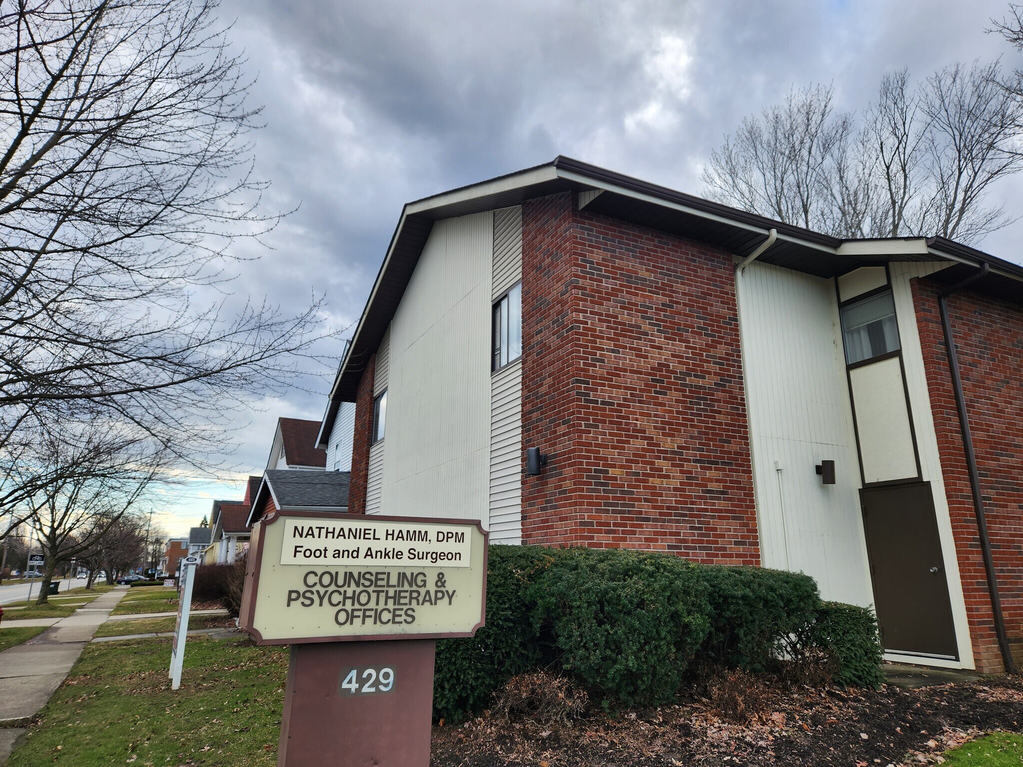 429 Front St, Berea, OH to rent Primary Photo- Image 1 of 9