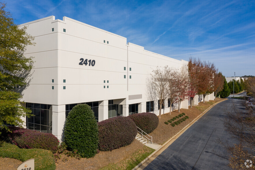 2410 Tech Center Pky, Lawrenceville, GA for rent - Primary Photo - Image 1 of 7