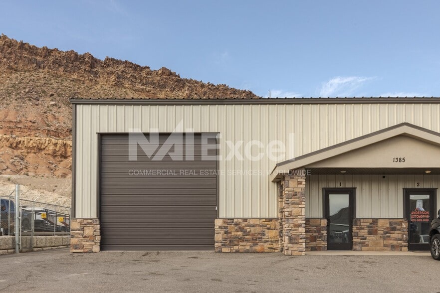 1385 E Hillcrest Dr, Washington, UT for rent - Building Photo - Image 2 of 4