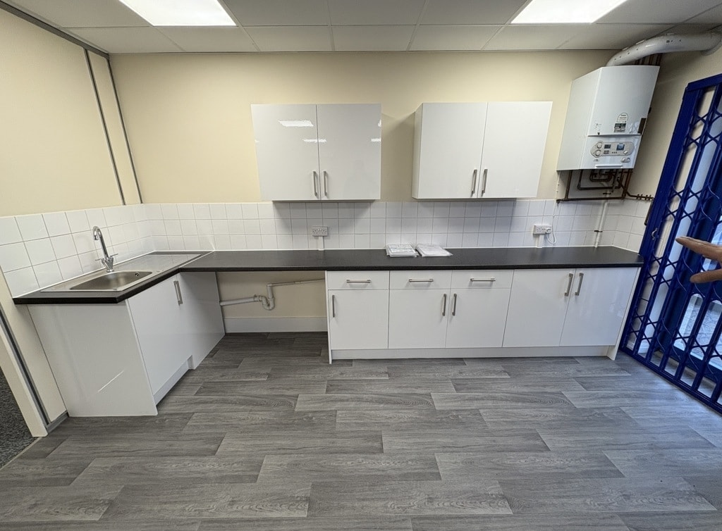 Tollgate, Eastleigh, HAM SO53 3TG - Unit 7 -  - Interior Photo - Image 1 of 5