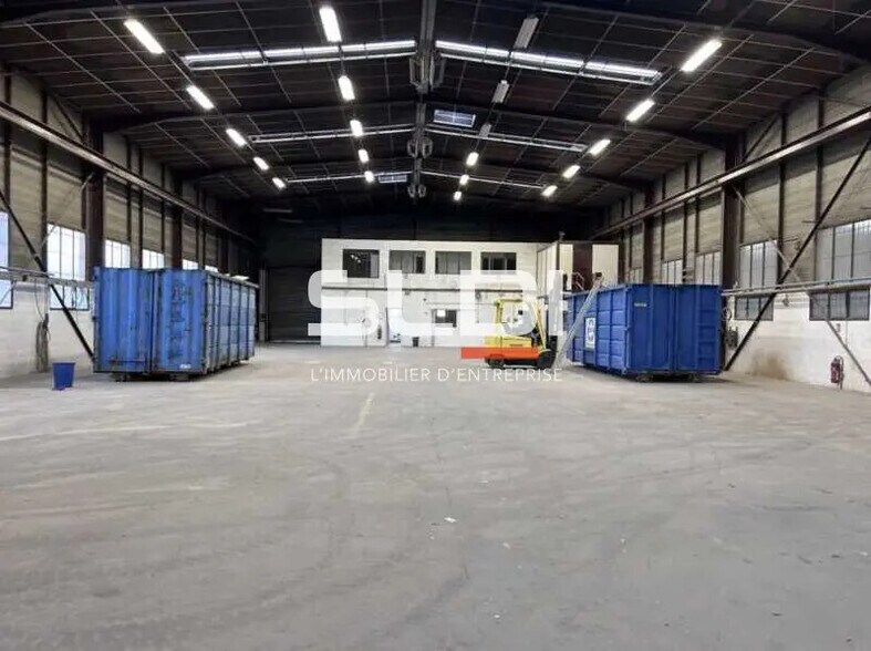 Light Industrial in Chassieu to rent - Interior Photo - Image 3 of 4